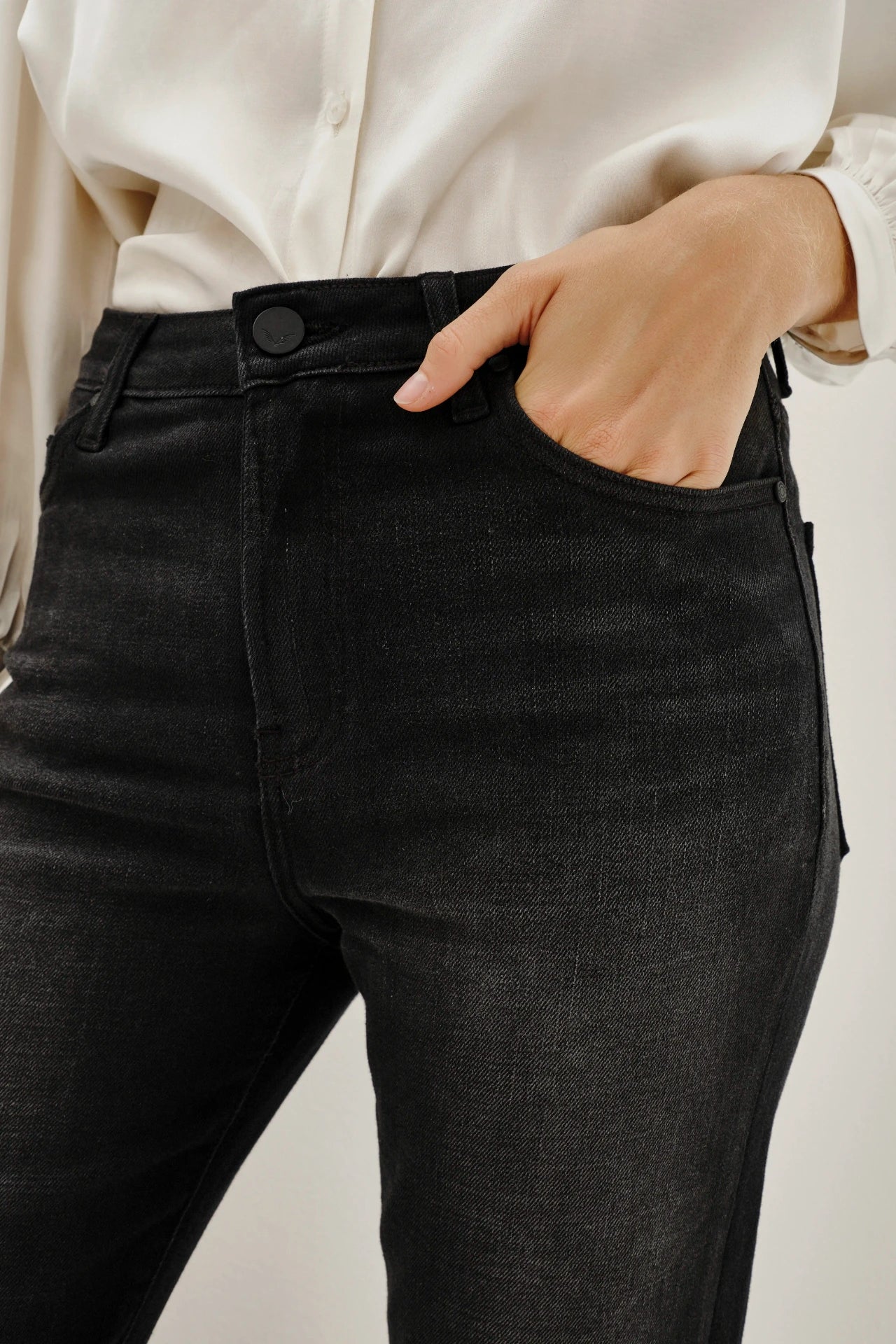 JEAN TAILOR FLOWER BLACK